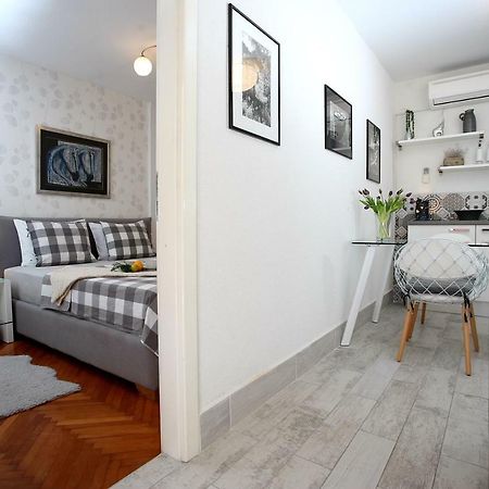 Charming Seaside Apartment Primosten Bagian luar foto