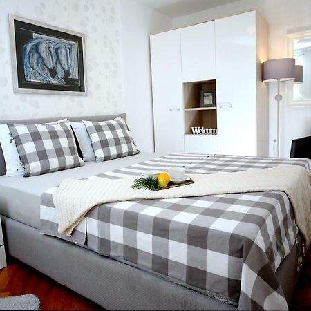 Charming Seaside Apartment Primosten Bagian luar foto