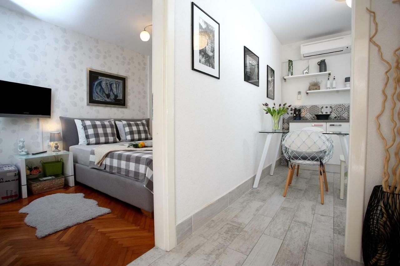 Charming Seaside Apartment Primosten Bagian luar foto